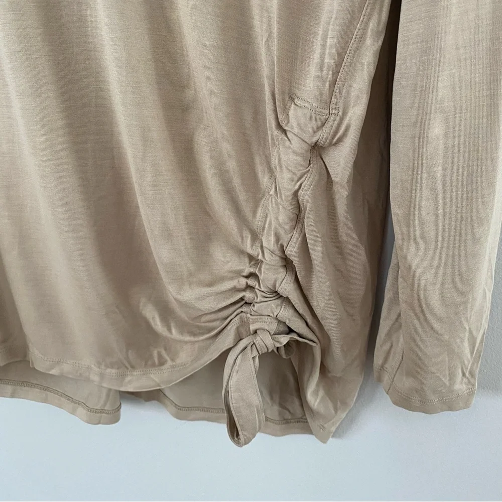 Lululemon‎ Side Cinch Tan Long Sleeve Casual Athleisure Crewneck Top Size 6
